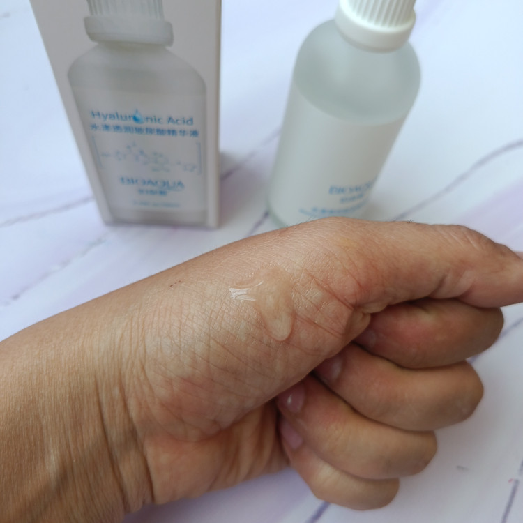 بیواکوا سرم آبرسان بیوآکوا مدل Hyaluronic Acid حجم 100 میلی لیتر